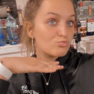 Meet your Posher, Brooke